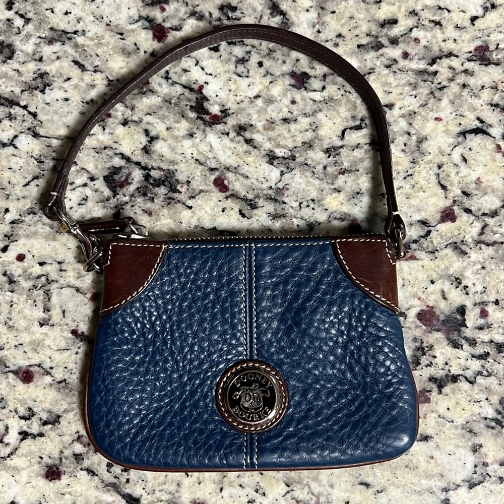 Vintage Dooney & Bourke pebbled leather wristlet coin purse Navy Blue brown zip